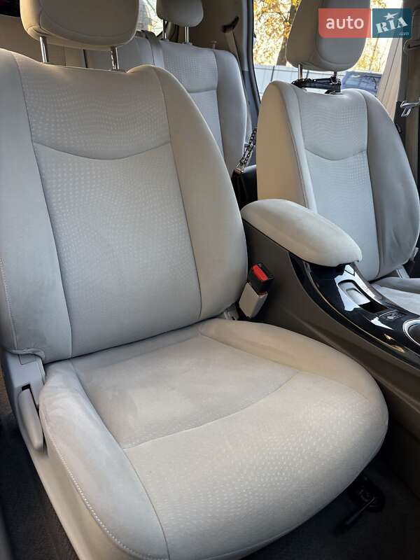 Хэтчбек Nissan Leaf 2012 в Коломые