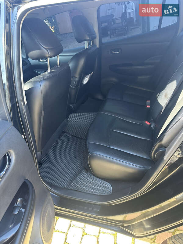 Хэтчбек Nissan Leaf 2013 в Самборе