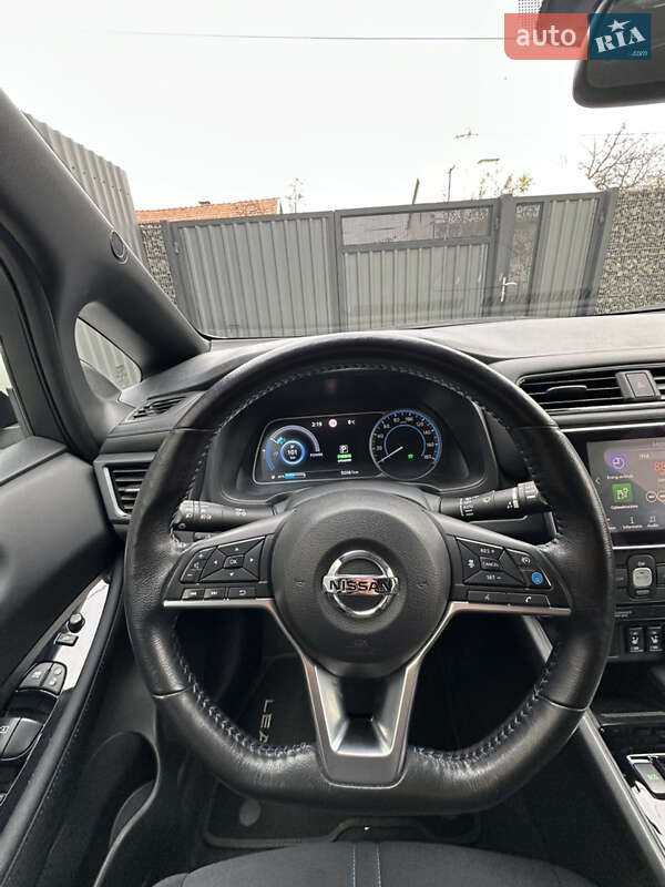 Хэтчбек Nissan Leaf 2019 в Хусте