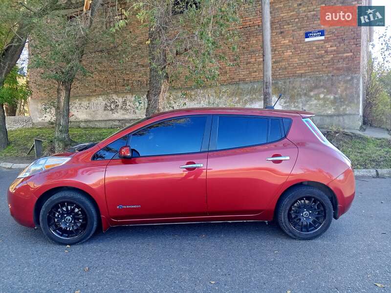 Хэтчбек Nissan Leaf 2013 в Белгороде-Днестровском фото 2 Хэтчбек Nissan Leaf 2013 в Белгороде-Днестровском