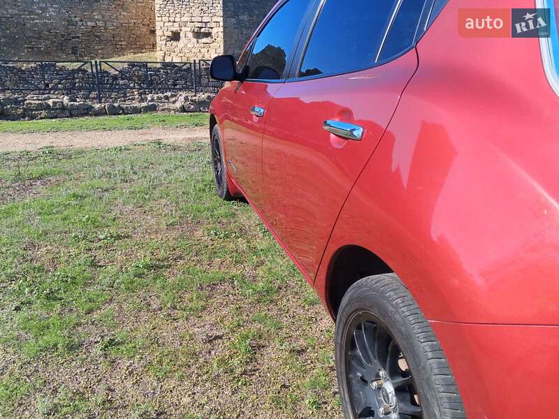 Хэтчбек Nissan Leaf 2013 в Белгороде-Днестровском фото 17 Хэтчбек Nissan Leaf 2013 в Белгороде-Днестровском