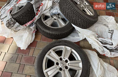 Хэтчбек Nissan Leaf 2013 в 