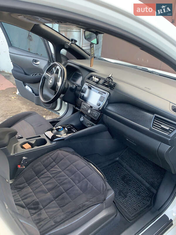 Хетчбек Nissan Leaf 2018 в Львові