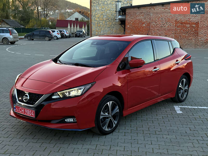 Хэтчбек Nissan Leaf 2020 в Тернополе фото Хэтчбек Nissan Leaf 2020 в Тернополе