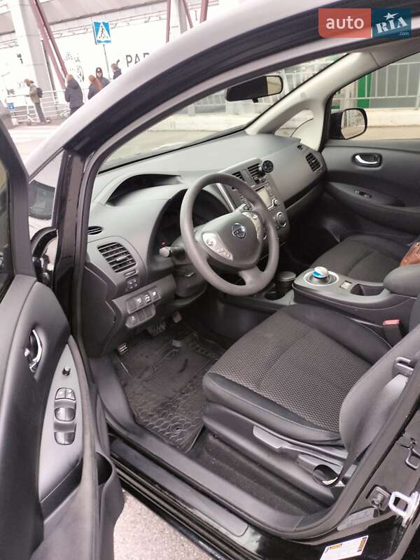 Хетчбек Nissan Leaf 2016 в Києві фото 2 Хетчбек Nissan Leaf 2016 в Києві