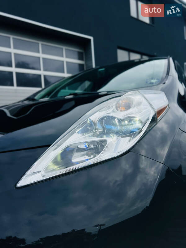 Хэтчбек Nissan Leaf 2015 в Луцке