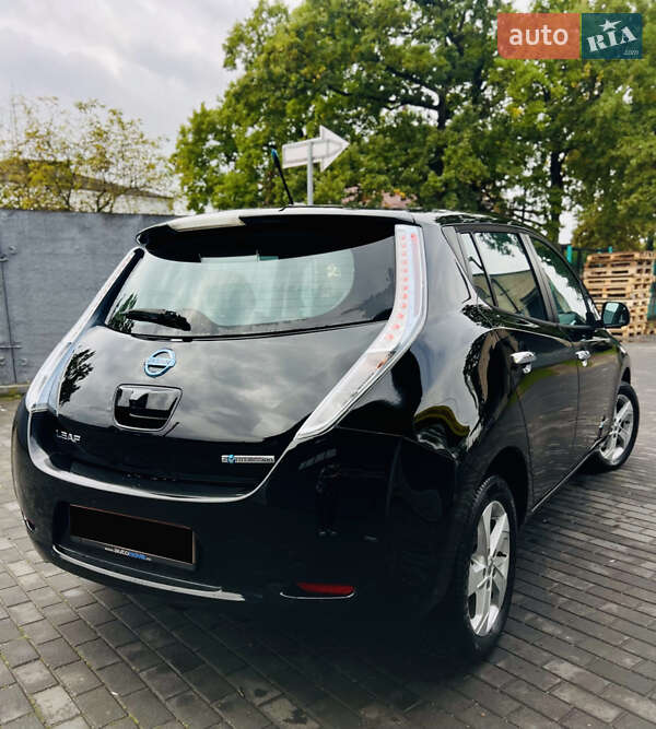 Хэтчбек Nissan Leaf 2015 в Луцке