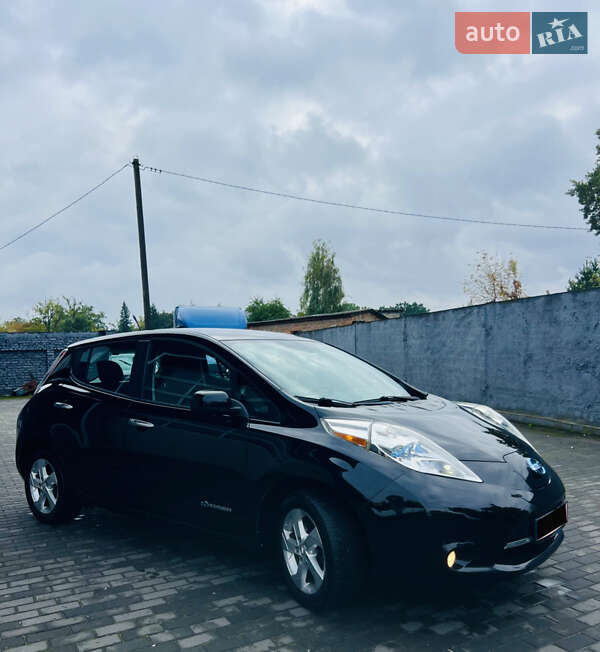 Хэтчбек Nissan Leaf 2015 в Луцке