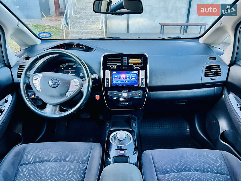 Хэтчбек Nissan Leaf 2015 в Луцке