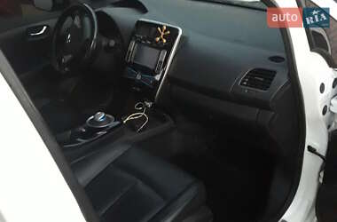 Хэтчбек Nissan Leaf 2013 в 