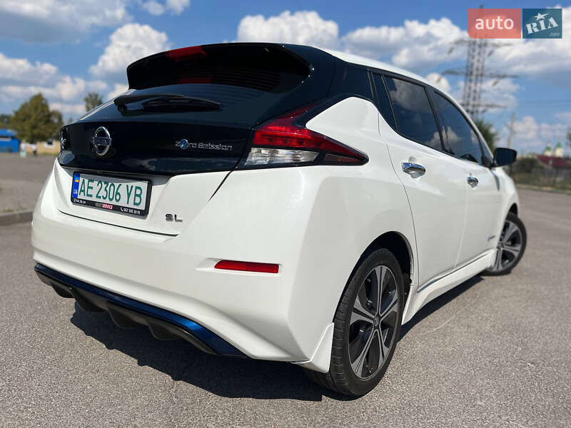 Хетчбек Nissan Leaf 2018 в Дніпрі