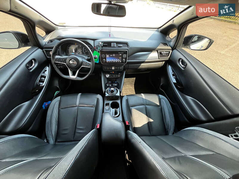 Хетчбек Nissan Leaf 2018 в Дніпрі