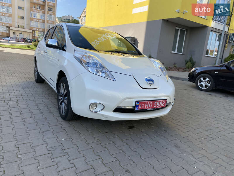 Хэтчбек Nissan Leaf 2014 в Черновцах