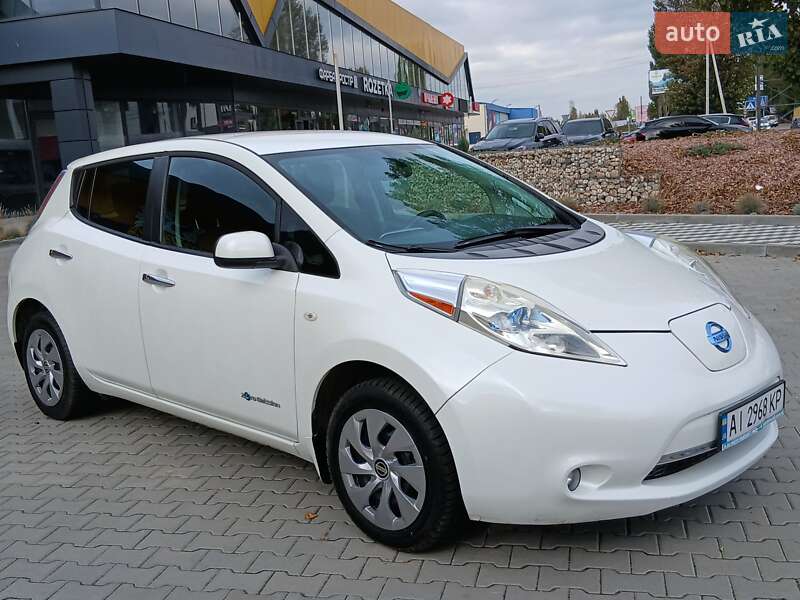 Хетчбек Nissan Leaf 2015 в Києві