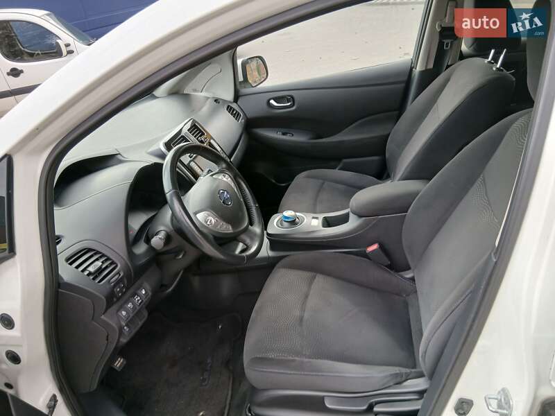 Хетчбек Nissan Leaf 2015 в Києві