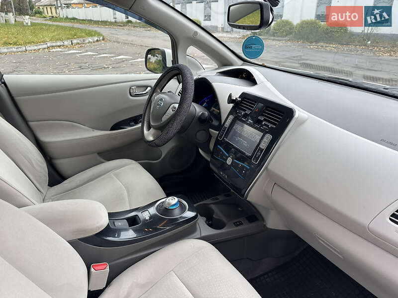 Хетчбек Nissan Leaf 2012 в Вінниці