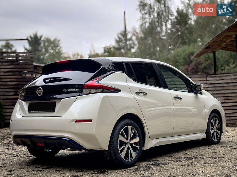 Хетчбек Nissan Leaf 2021 в Бродах