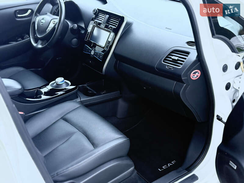 Хэтчбек Nissan Leaf 2014 в Луцке