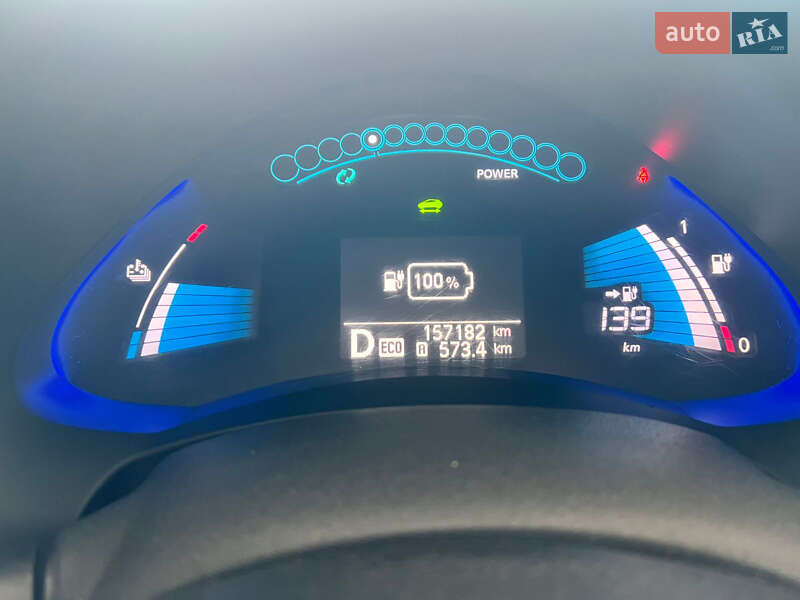 Хетчбек Nissan Leaf 2013 в Чернігові