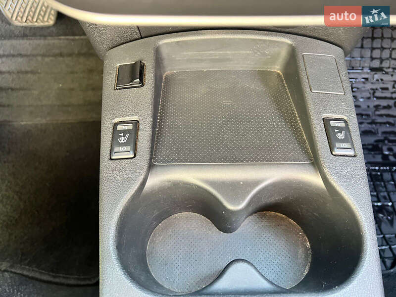 Хетчбек Nissan Leaf 2013 в Чернігові