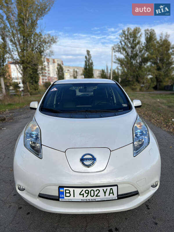 Хетчбек Nissan Leaf 2013 в Кременчуці