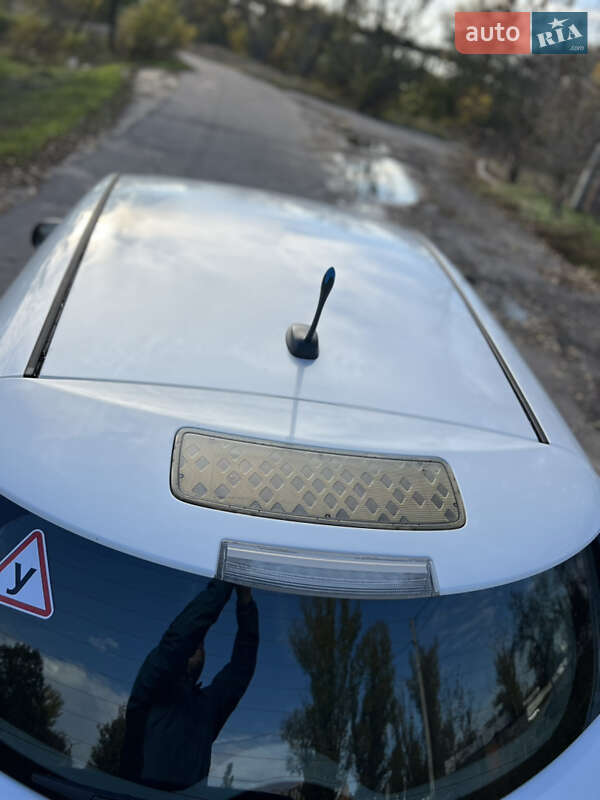 Хетчбек Nissan Leaf 2013 в Кременчуці