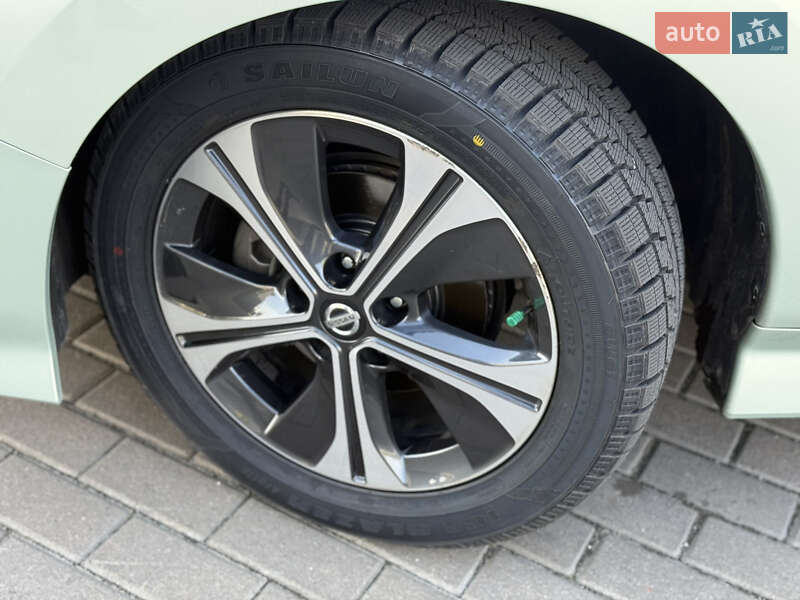 Хэтчбек Nissan Leaf 2019 в Ровно