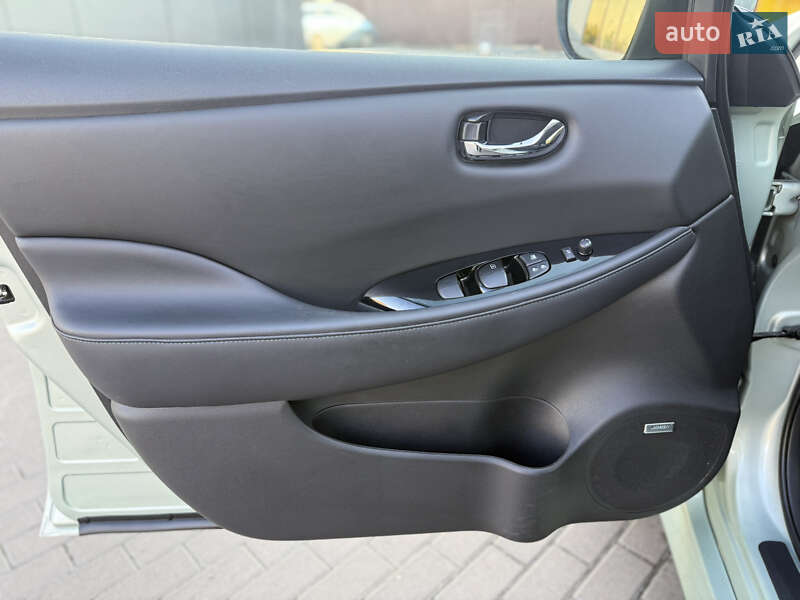 Хэтчбек Nissan Leaf 2019 в Ровно
