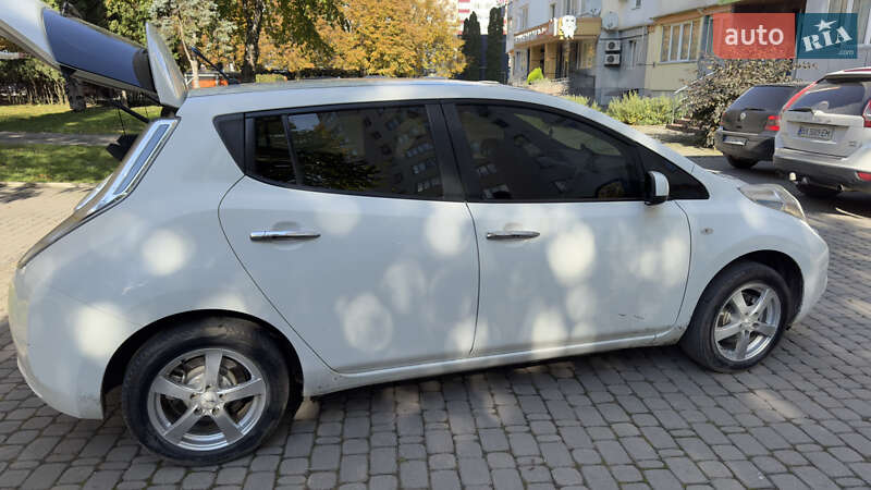 Хэтчбек Nissan Leaf 2013 в Каменец-Подольском фото 3 Хэтчбек Nissan Leaf 2013 в Каменец-Подольском