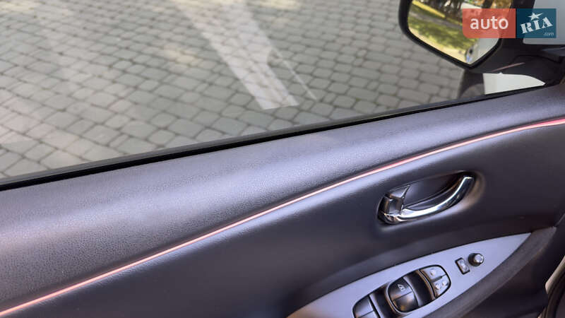 Хэтчбек Nissan Leaf 2013 в Каменец-Подольском фото 7 Хэтчбек Nissan Leaf 2013 в Каменец-Подольском