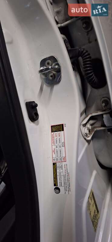 Хэтчбек Nissan Leaf 2013 в Ровно