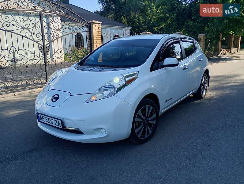 Хэтчбек Nissan Leaf 2013 в Кривом Роге
