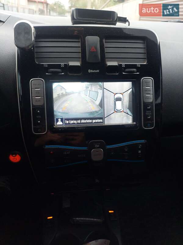 Хэтчбек Nissan Leaf 2013 в Заставной фото 21 Хэтчбек Nissan Leaf 2013 в Заставной