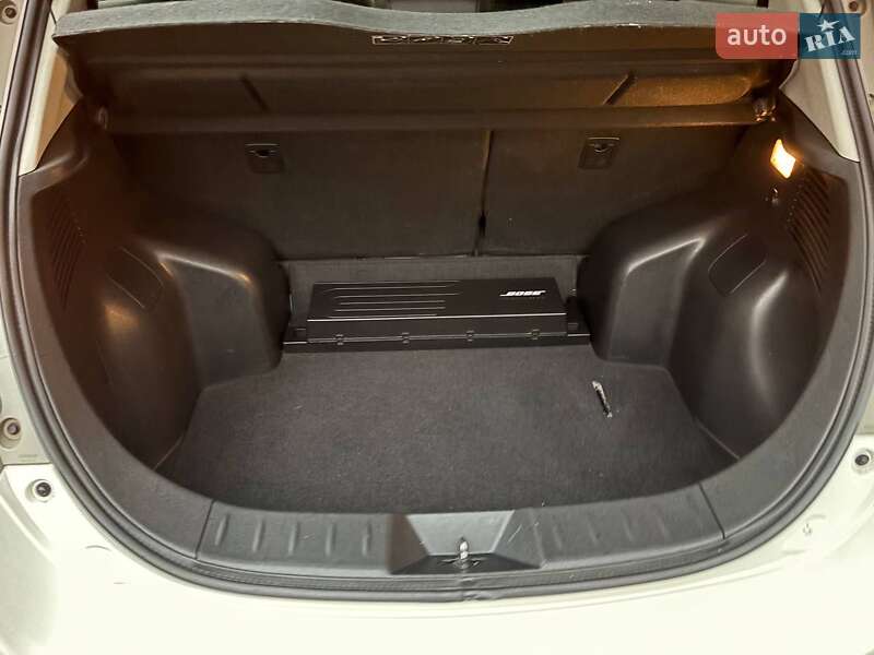 Хэтчбек Nissan Leaf 2013 в Днепре