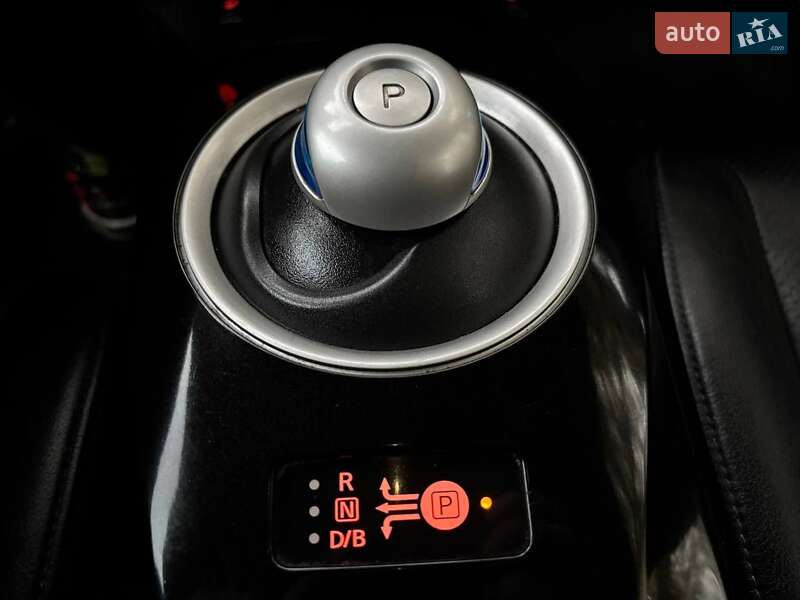 Хэтчбек Nissan Leaf 2013 в Днепре