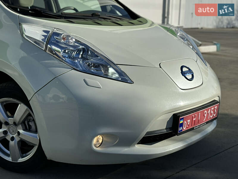 Хэтчбек Nissan Leaf 2012 в Александрие