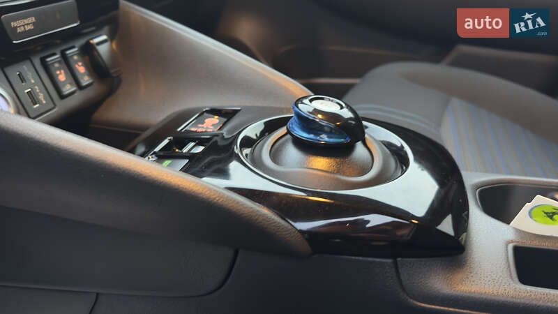 Хэтчбек Nissan Leaf 2023 в Сваляве