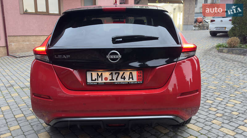Хэтчбек Nissan Leaf 2023 в Сваляве