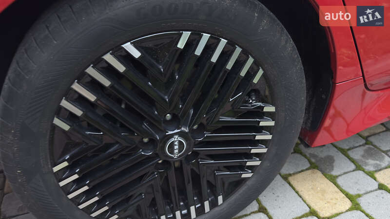 Хэтчбек Nissan Leaf 2023 в Сваляве