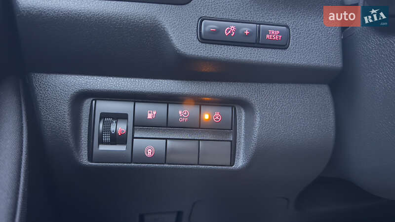 Хэтчбек Nissan Leaf 2023 в Сваляве