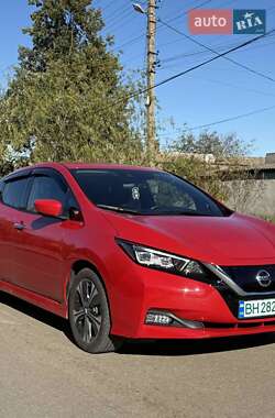 Хэтчбек Nissan Leaf 2021 в Белгороде-Днестровском Хэтчбек Nissan Leaf 2021 в Белгороде-Днестровском