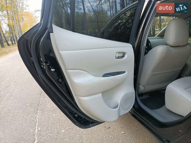 Хэтчбек Nissan Leaf 2012 в Ахтырке фото 19 Хэтчбек Nissan Leaf 2012 в Ахтырке