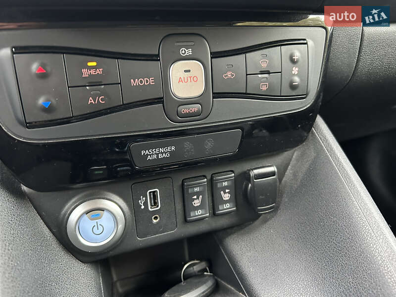 Хэтчбек Nissan Leaf 2020 в Киеве