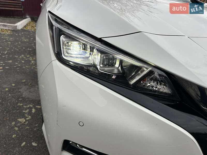 Хэтчбек Nissan Leaf 2020 в Киеве