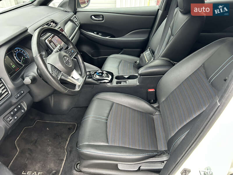 Хэтчбек Nissan Leaf 2020 в Киеве