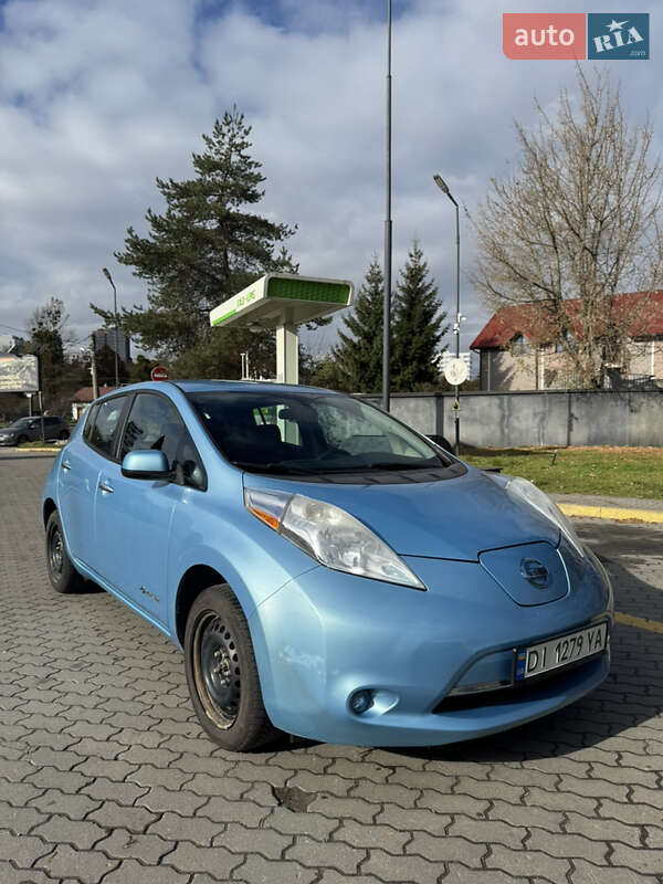 Хетчбек Nissan Leaf 2015 в 