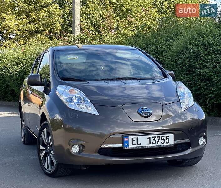 Хэтчбек Nissan Leaf 2016 в Тернополе