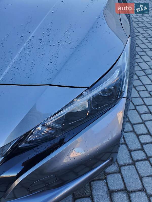 Хэтчбек Nissan Leaf 2019 в Снятине