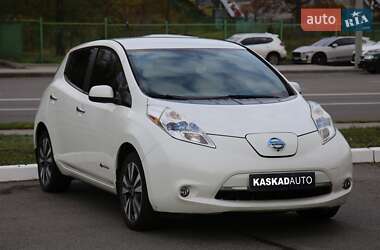 Хэтчбек Nissan Leaf 2013 в 