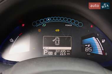 Хэтчбек Nissan Leaf 2013 в 